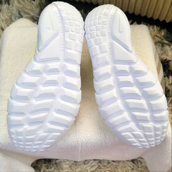 NEW IN BOX NIKE FLEX RUNNER 2 - Picture 11 of 13